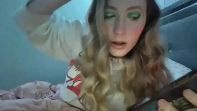 Image 12 of petitetinybabe Stream on Chaturbate on 21 months ago