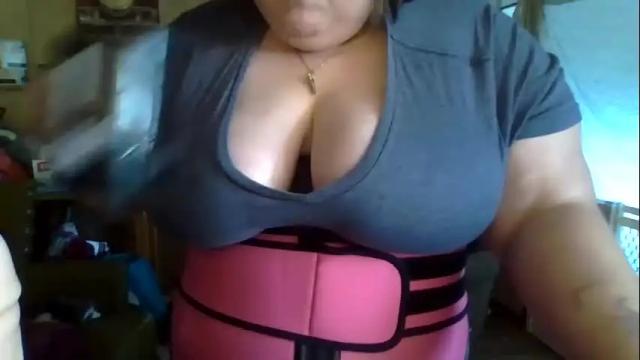 Image 12 of petmykitty Stream on Chaturbate on 3 months ago