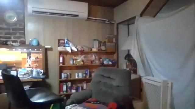 Image 3 of petmykitty Stream on Chaturbate on 2 months ago