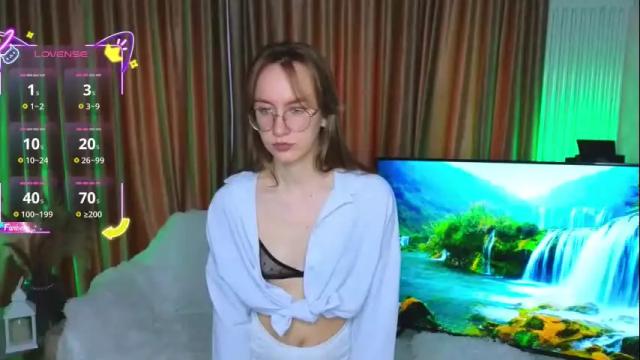Image 3 of petulaballe Stream on Chaturbate on 2 months ago