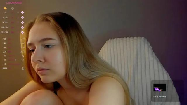 Image 2 of pewdieevaa Stream on Chaturbate on 18 months ago