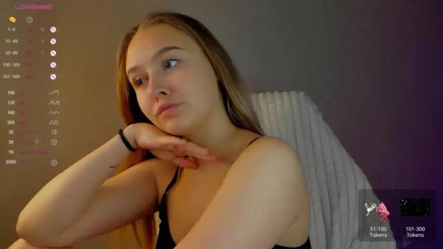 Image 8 of pewdieevaa Stream on Chaturbate on 18 months ago