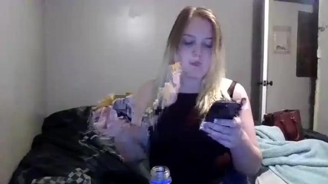 Image 10 of phatassblond Stream on Chaturbate on 14 months ago