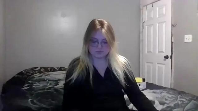 Image 3 of phatassblond Stream on Chaturbate on 14 months ago