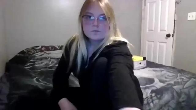 Image 7 of phatassblond Stream on Chaturbate on 14 months ago