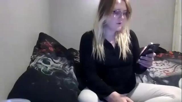 Image 3 of phatassblond Stream on Chaturbate on 14 months ago