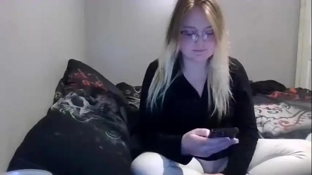 Image 4 of phatassblond Stream on Chaturbate on 14 months ago