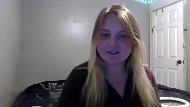 Image 12 of phatassblond Stream on Chaturbate on 14 months ago