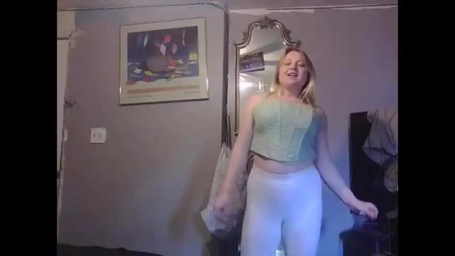 Image 11 of phatassblond Stream on Chaturbate on 14 months ago
