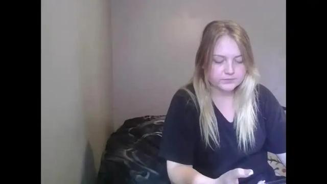 Image 2 of phatassblond Stream on Chaturbate on 14 months ago