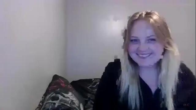 Image 4 of phatassblond Stream on Chaturbate on 14 months ago
