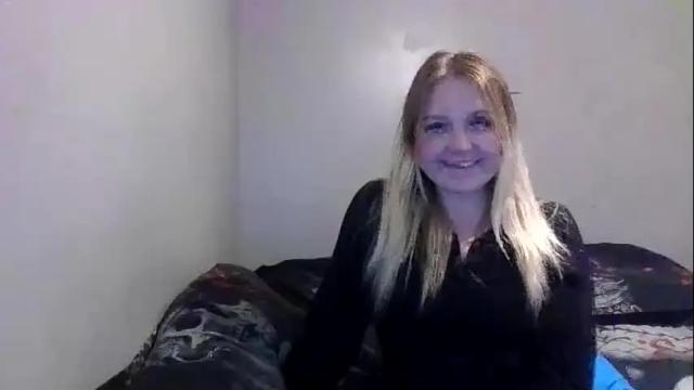 Image 8 of phatassblond Stream on Chaturbate on 14 months ago