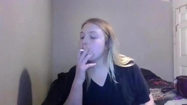 Image 12 of phatassblond Stream on Chaturbate on 14 months ago