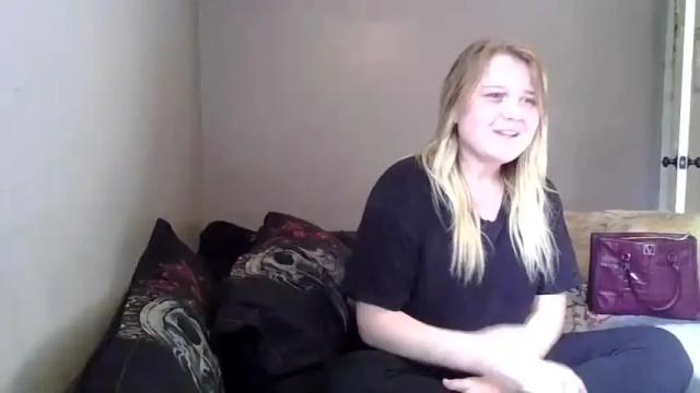 Image 12 of phatassblond Stream on Chaturbate on 14 months ago