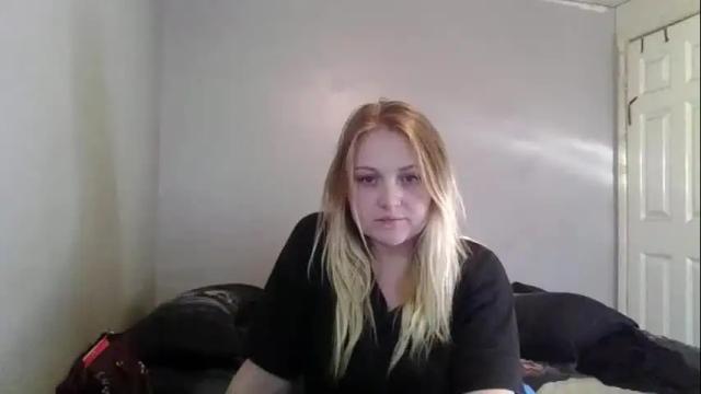 Image 2 of phatassblond Stream on Chaturbate on 14 months ago