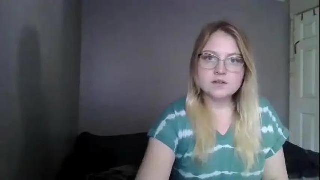 Image 10 of phatassblond Stream on Chaturbate on 13 months ago