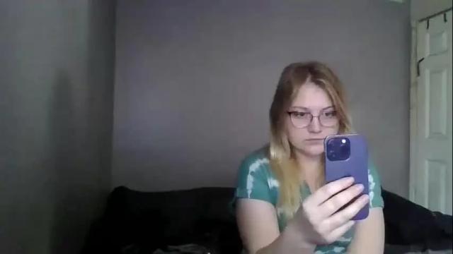Image 7 of phatassblond Stream on Chaturbate on 13 months ago