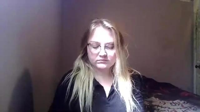 Image 6 of phatassblond Stream on Chaturbate on 13 months ago