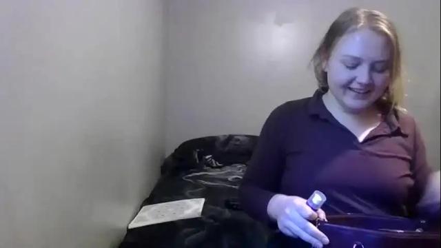 Image 12 of phatassblond Stream on Chaturbate on 13 months ago