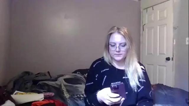 Image 2 of phatassblond Stream on Chaturbate on 13 months ago