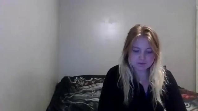 Image 12 of phatassblond Stream on Chaturbate on 13 months ago