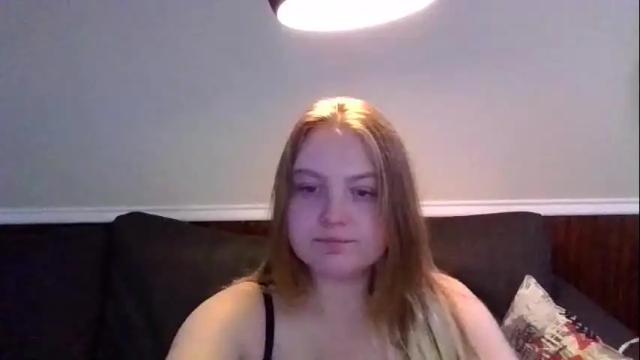 Image 4 of phatassblond Stream on Chaturbate on 1 month ago