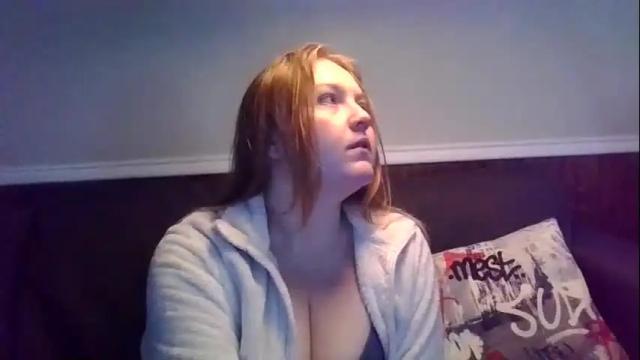 Image 12 of phatassblond Stream on Chaturbate on 1 month ago