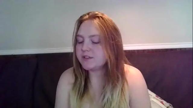 Image 3 of phatassblond Stream on Chaturbate on 1 month ago