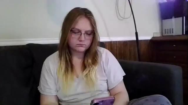 Image 8 of phatassblond Stream on Chaturbate on 1 month ago