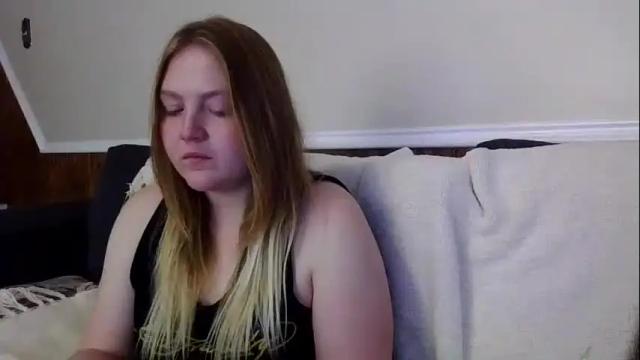 Image 11 of phatassblond Stream on Chaturbate on 1 month ago