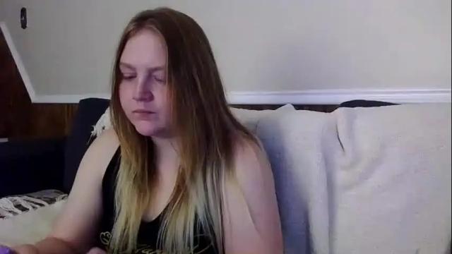 Image 12 of phatassblond Stream on Chaturbate on 1 month ago