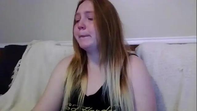 Image 2 of phatassblond Stream on Chaturbate on 1 month ago