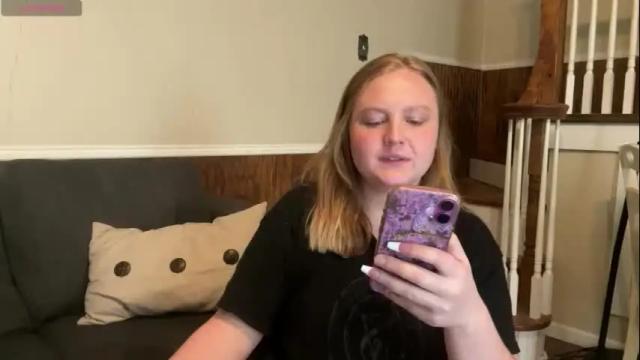 Image 10 of phatassblond Stream on Chaturbate on 5 months ago