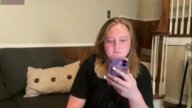 Image 12 of phatassblond Stream on Chaturbate on 5 months ago