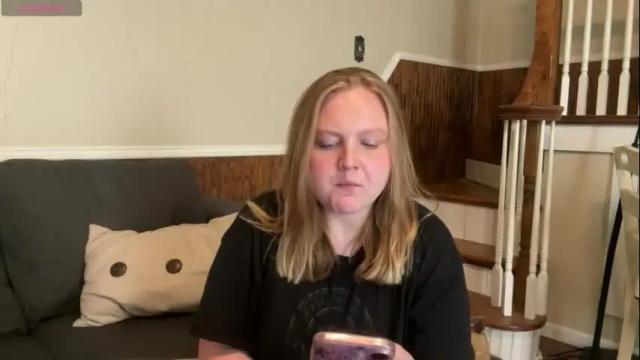 Image 4 of phatassblond Stream on Chaturbate on 5 months ago