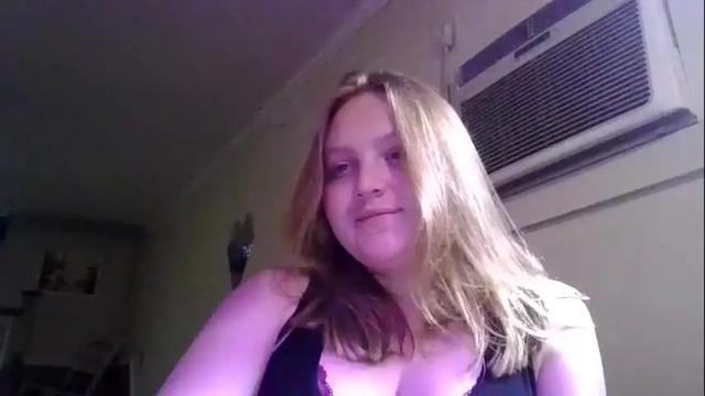 Image 7 of phatassblond Stream on Chaturbate on 4 months ago