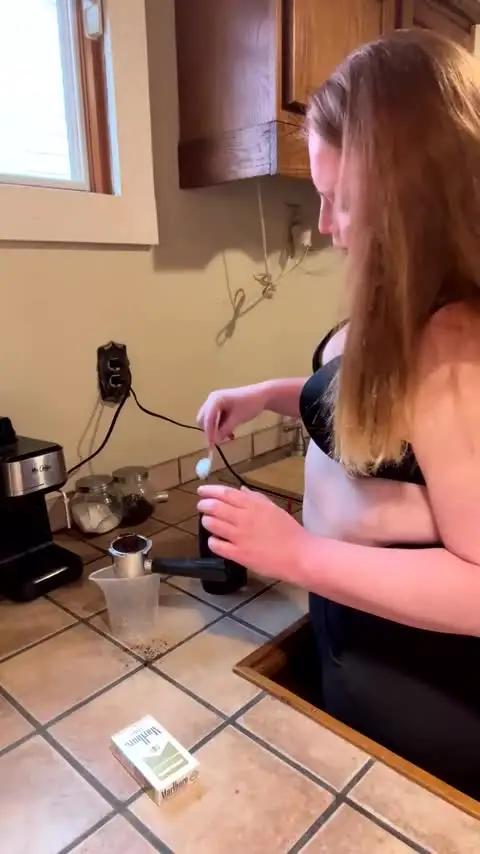 Image 11 of phatassblond Stream on Chaturbate on 1 month ago