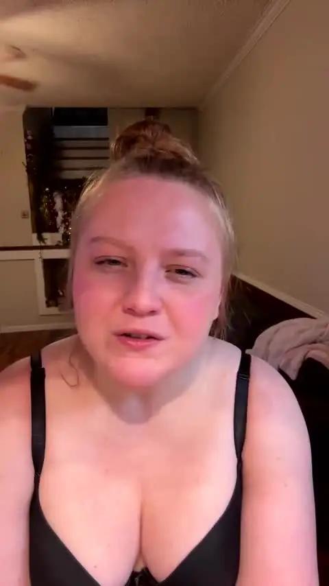 Image 4 of phatassblond Stream on Chaturbate on 1 month ago