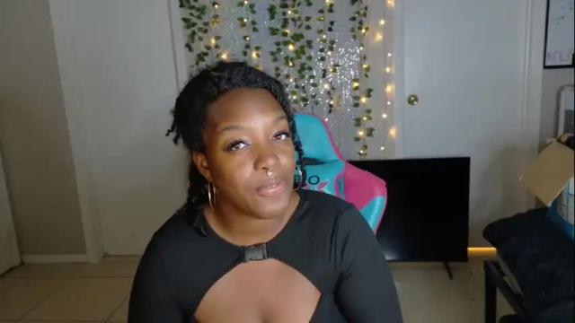 Image 10 of phatjuicypeach Stream on Chaturbate on 19 days ago