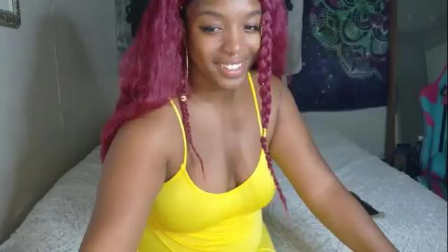 Image 8 of phatjuicypeach Stream on Chaturbate on 2 months ago