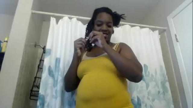 Image 7 of phatjuicypeach Stream on Chaturbate on 2 months ago