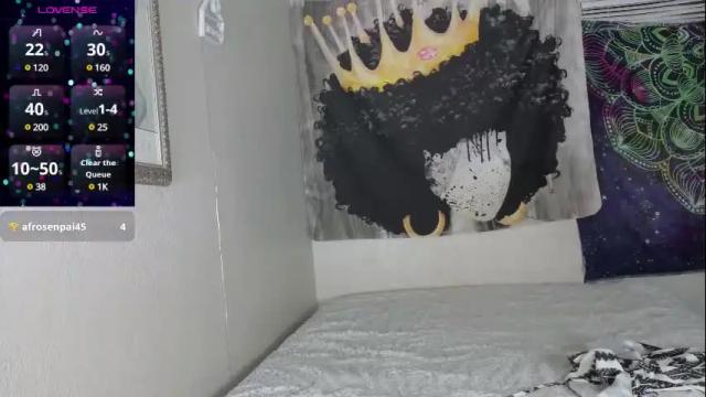 Image 2 of phatjuicypeach Stream on Chaturbate on 2 months ago