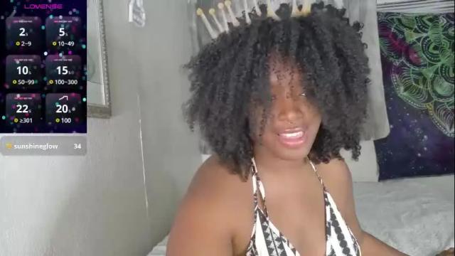 Image 4 of phatjuicypeach Stream on Chaturbate on 2 months ago