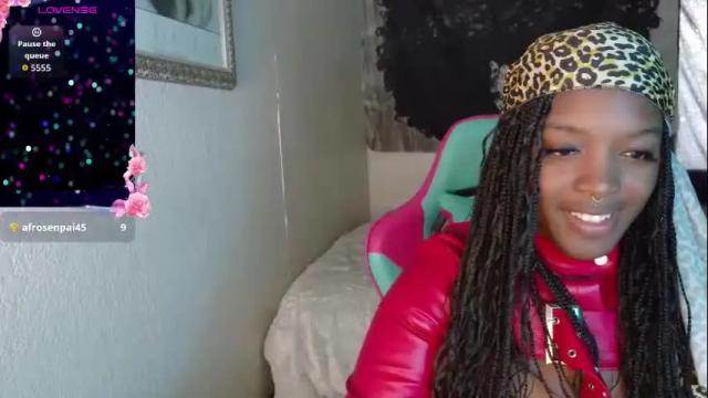 Image 6 of phatjuicypeach Stream on Chaturbate on 2 months ago