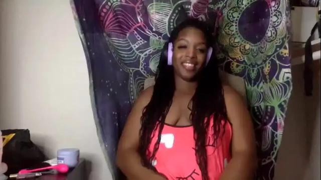 Image 11 of phatjuicypeach Stream on Chaturbate on 28 days ago