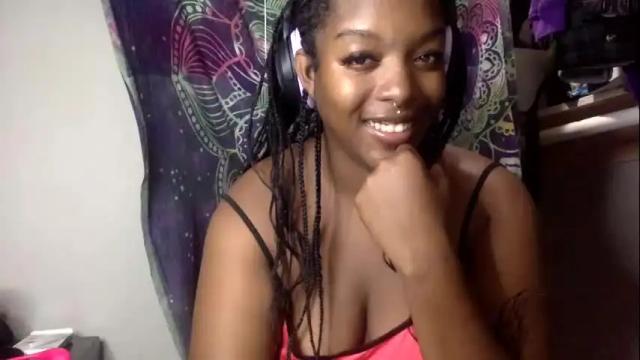 Image 3 of phatjuicypeach Stream on Chaturbate on 28 days ago