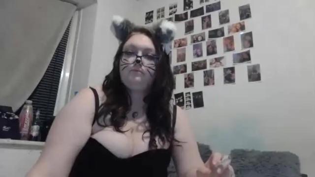 Image 2 of pheonix_inferno Stream on Chaturbate on 19 months ago