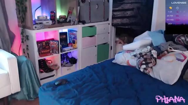 Image 2 of phiana_blake Stream on Chaturbate on 19 months ago
