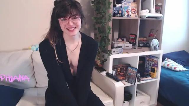 Image 4 of phiana_blake Stream on Chaturbate on 14 months ago