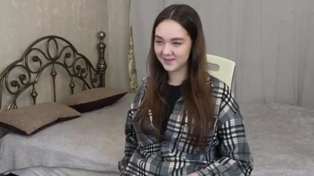 Image 12 of phoebeelliott Stream on Chaturbate on 17 months ago